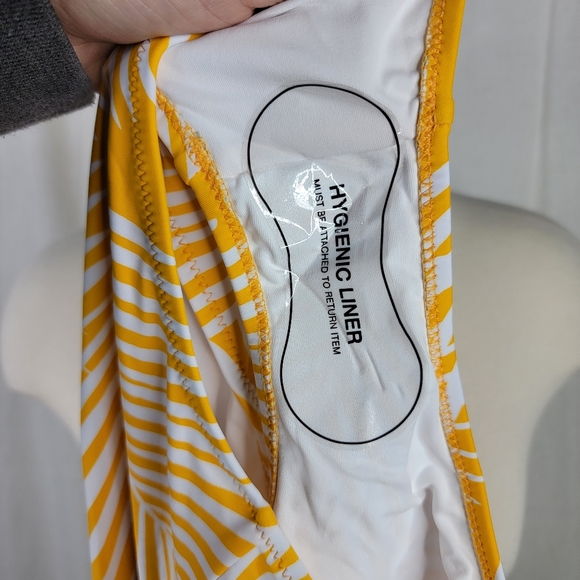 Cupshe One Piece Yellow Palms Womens Large Swimsuit - Picture 5 of 5